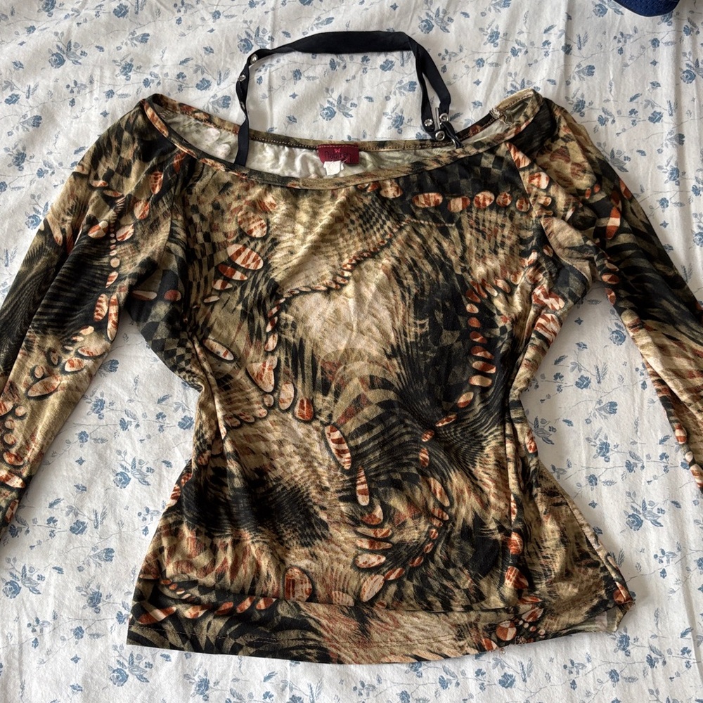 Nabrian Designed Top